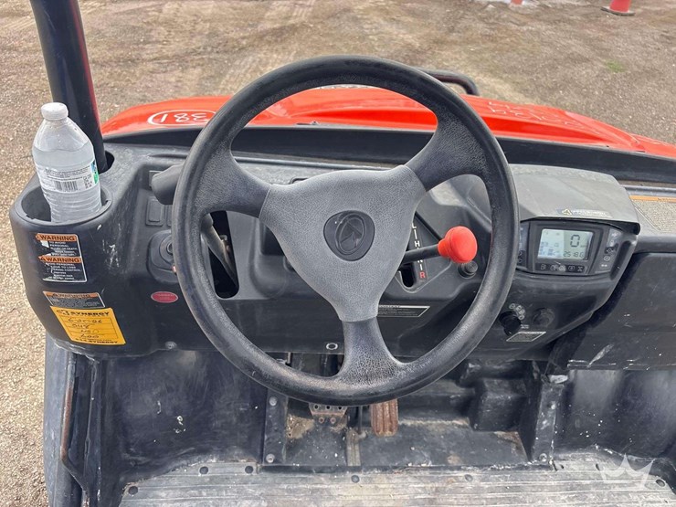 2023-kubota-rtvx1140-image-13