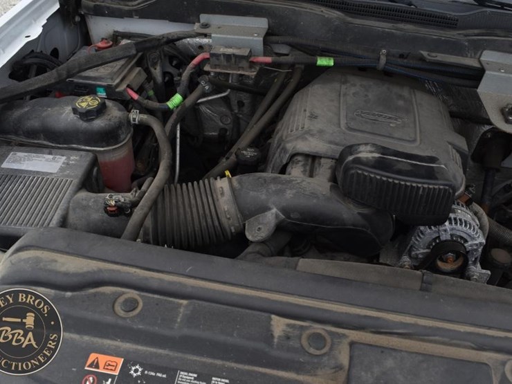 2018-chevrolet-silverado-2500hd-image-26