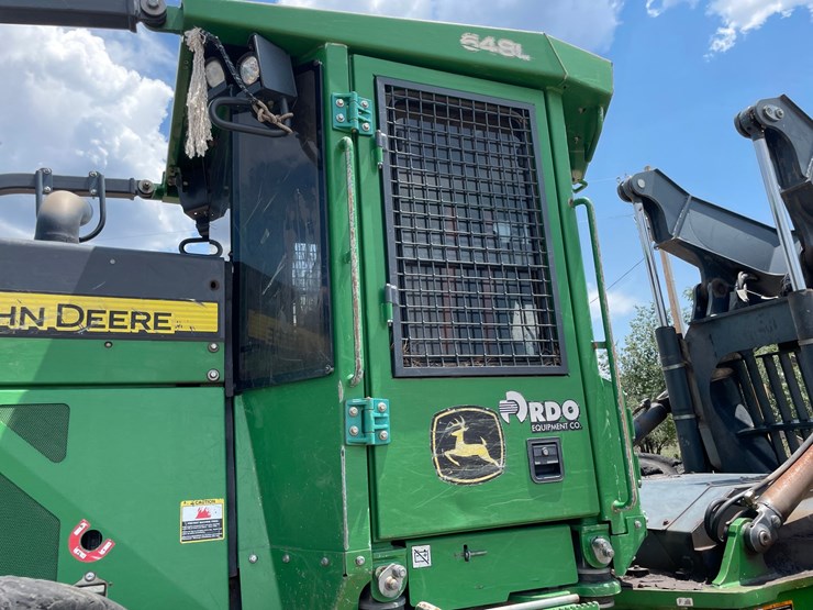 2015-deere-648l-image-10