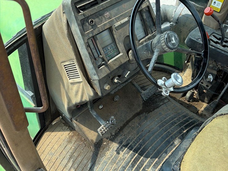 john-deere-8560-image-44