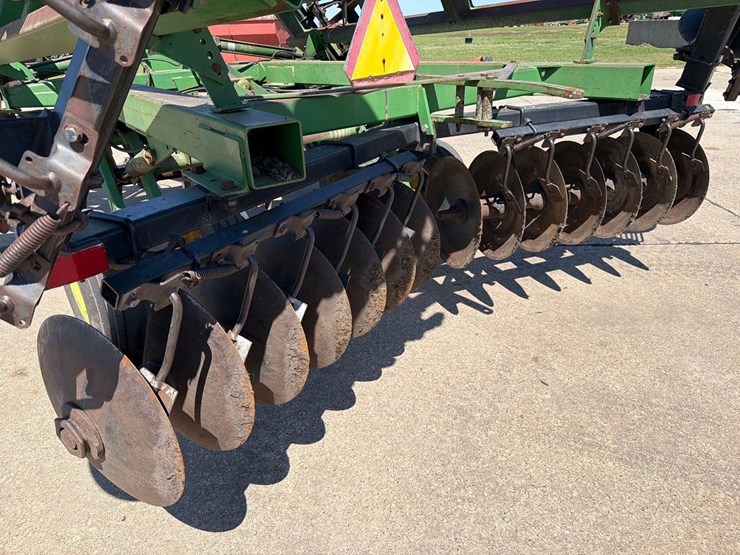 john-deere-630-image-17