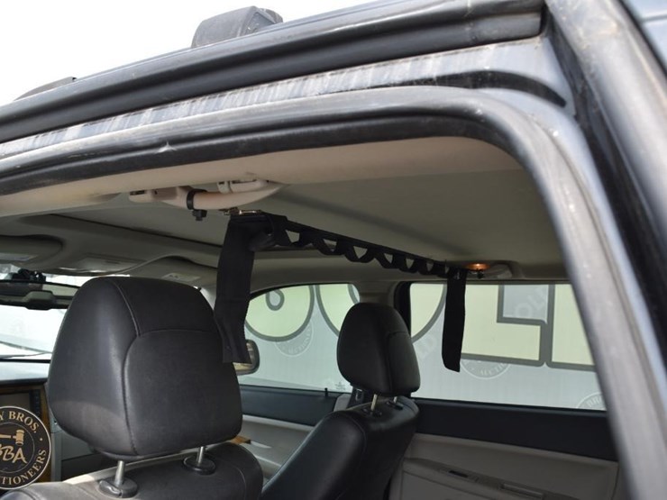 2009-jeep-grand-cherokee-limited-image-24