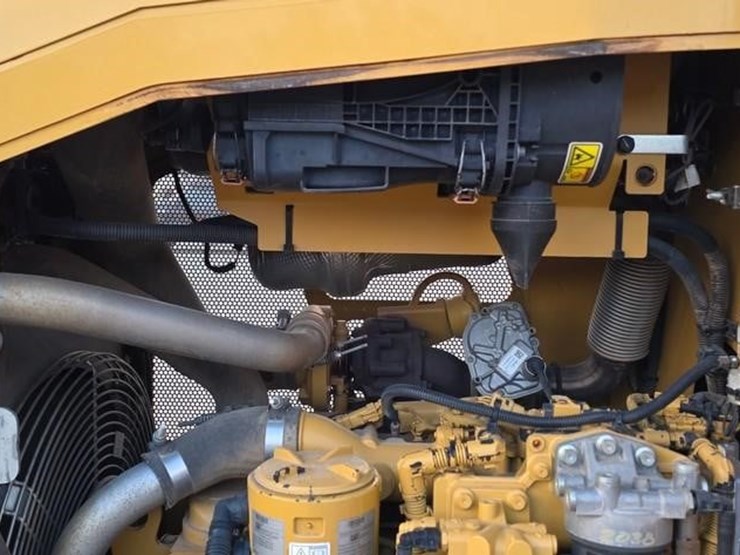 2017-caterpillar-d5k2-xl-image-56