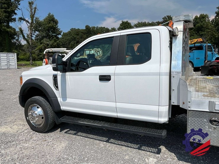 2017-ford-f550-xl-image-17