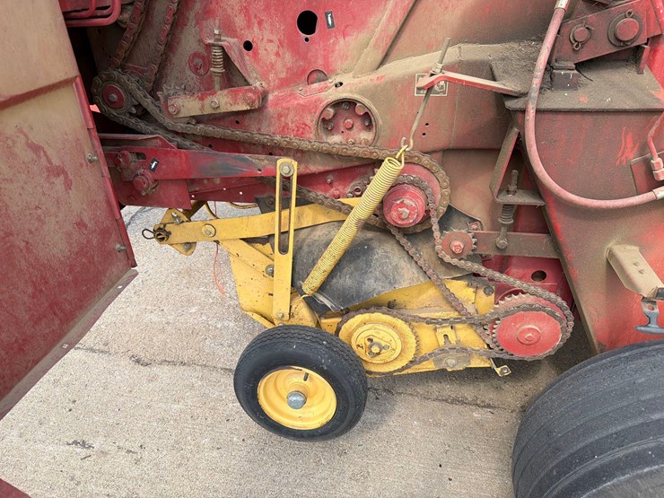 new-holland-660-image-40