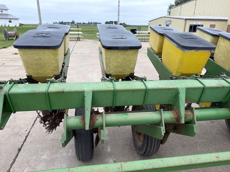 john-deere-7000-image-12
