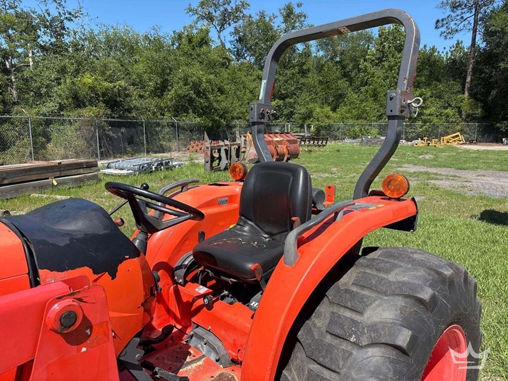 2021-kubota-l4701d-image-19