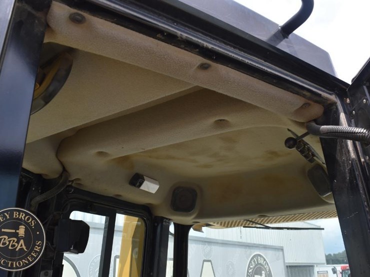 2015-caterpillar-d6t-xl-image-13