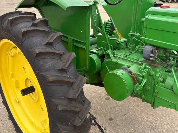 john-deere-b-image-9