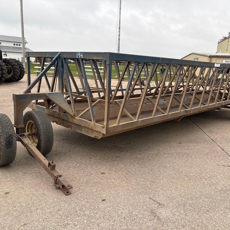 Oldenkamp MFG. Portable Hay Feeder