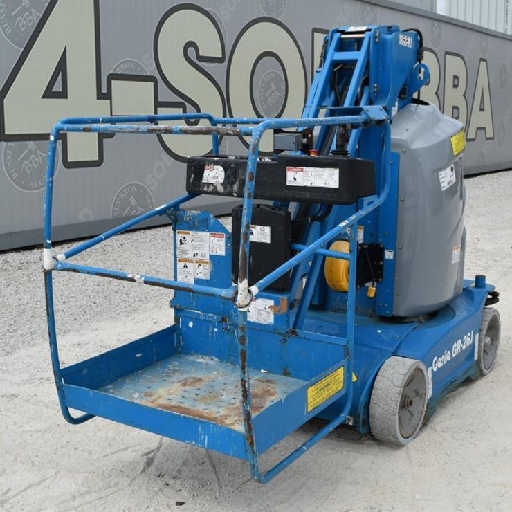 2015 GENIE GR26J
