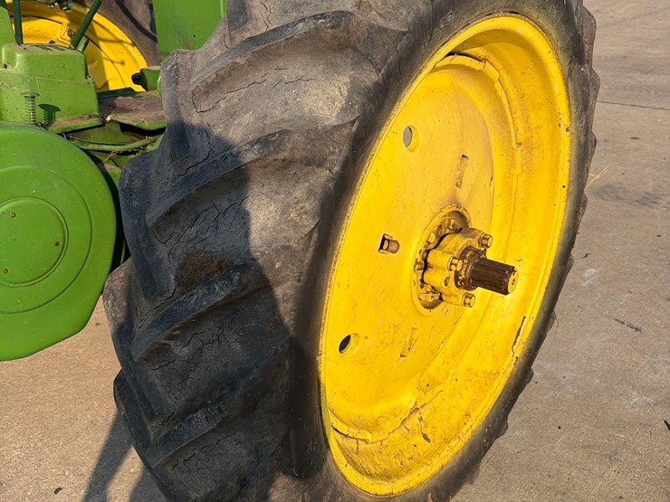 john-deere-b-image-8