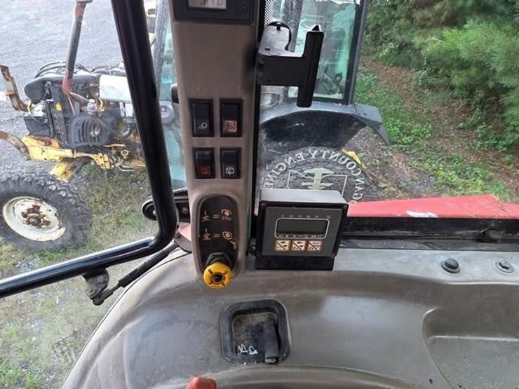 case-ih-jx100u-image-56