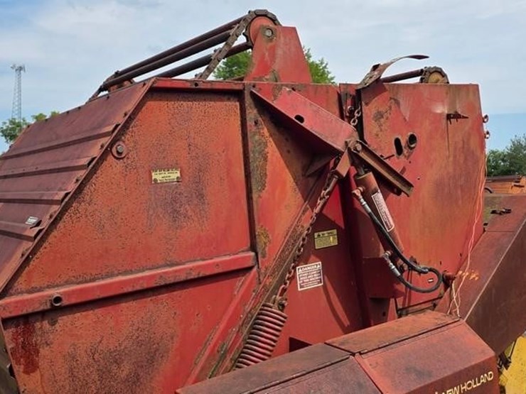 new-holland-846-image-14