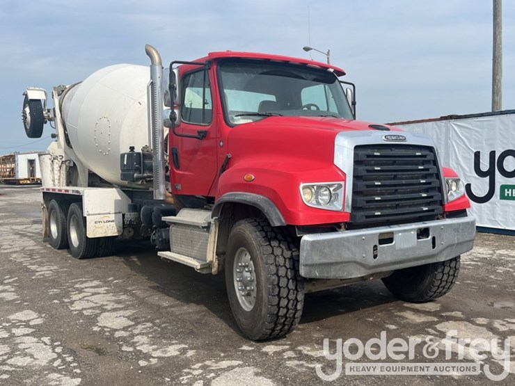 2018-freightliner-114sd-image-8