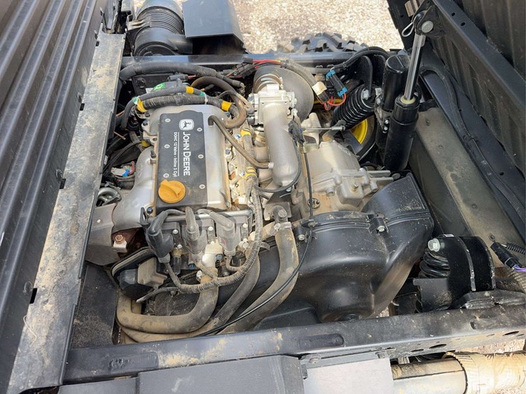 2022-john-deere-gator-image-20