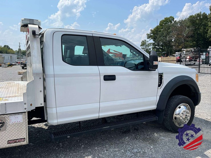 2017-ford-f550-xl-image-32