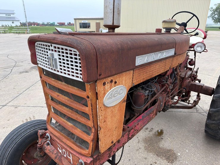farmall-460-tractor-image-19