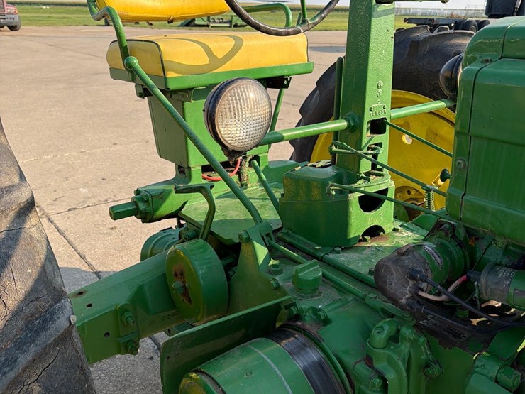 john-deere-b-image-19