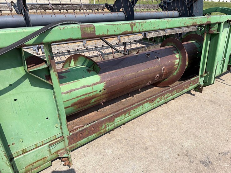 john-deere-216-image-10