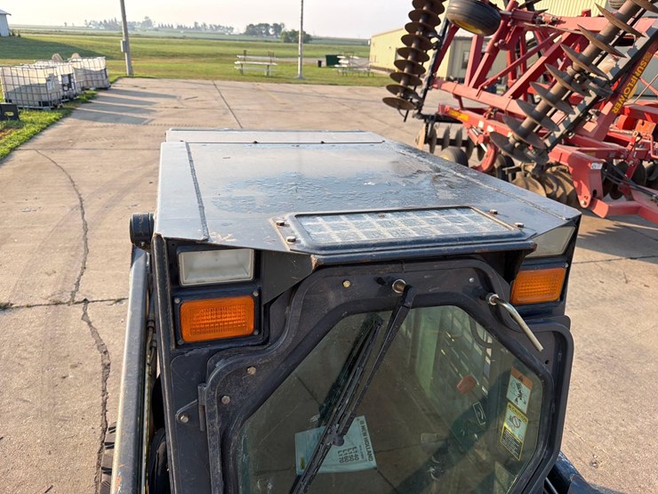 new-holland-l150-image-19