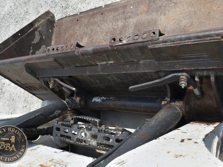 2019-bobcat-t740-image-22