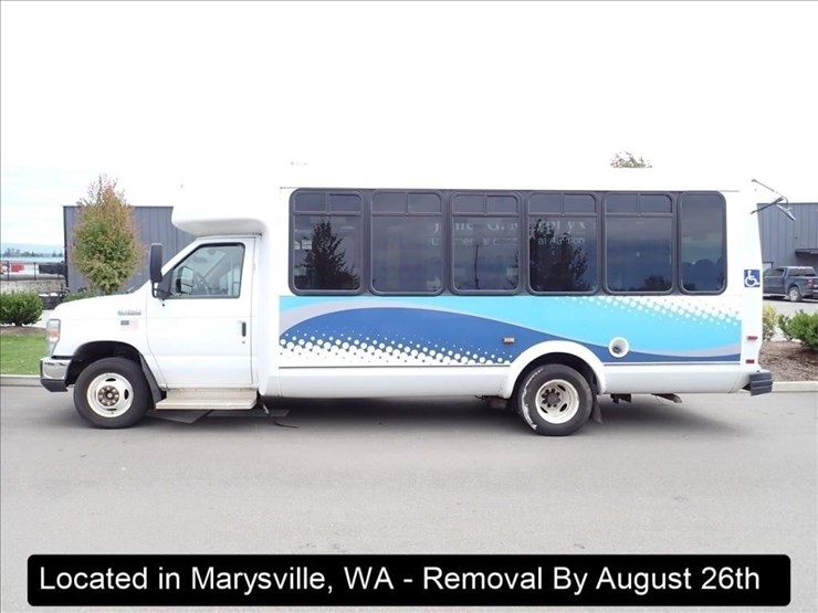 2015-ford-e450-image-4