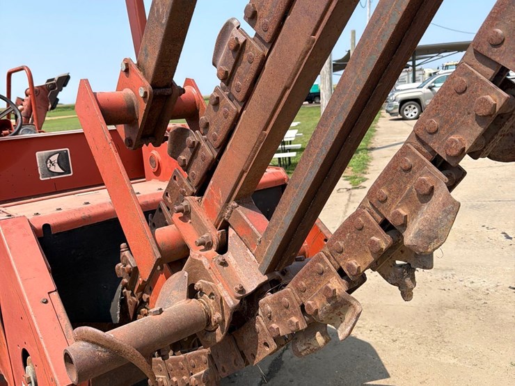ditch-witch-5110-image-8