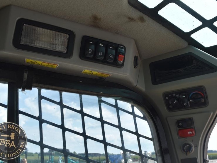 2021-caterpillar-259d3-image-38