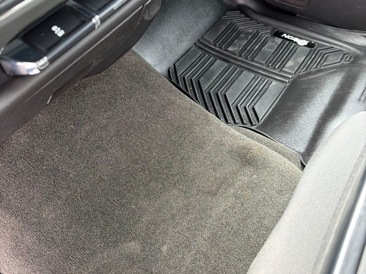 2018-chevrolet-1500-image-38