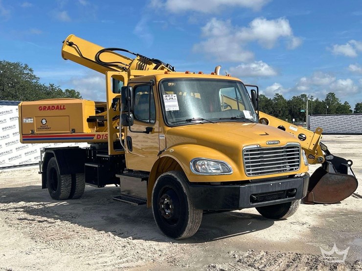 2017-freightliner-m2-106-image-6