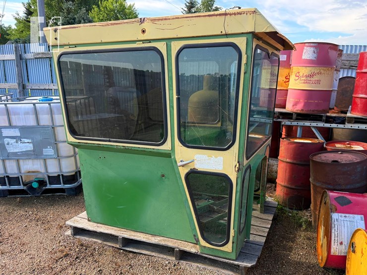 john-deere-3020-image-1
