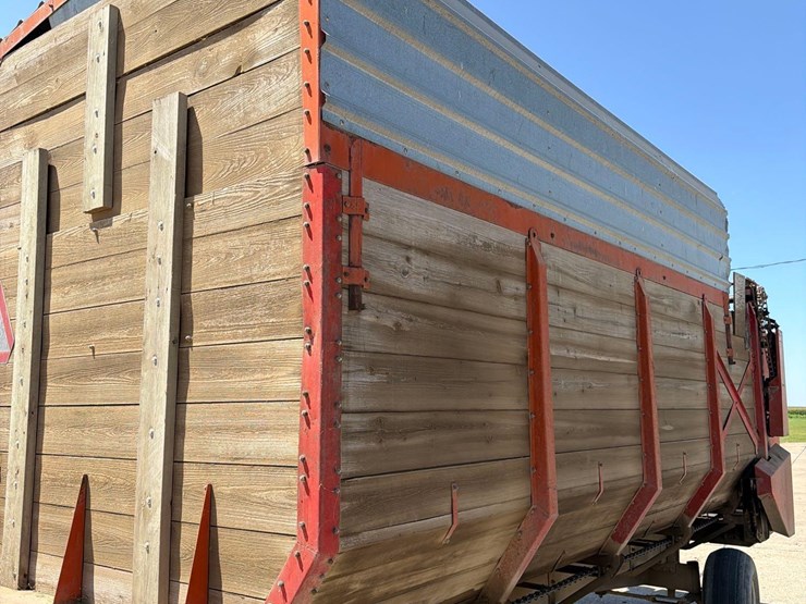 roorda-16ft-front-unload-silage-wagon-image-20