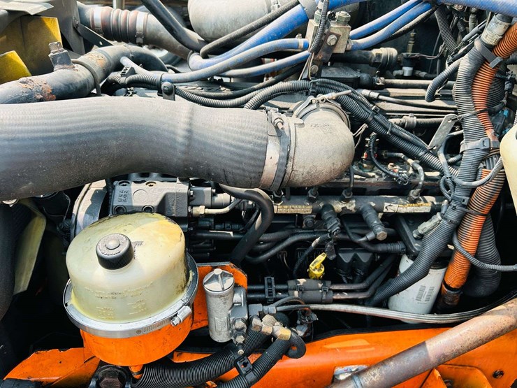 2005-kenworth-t300-image-39