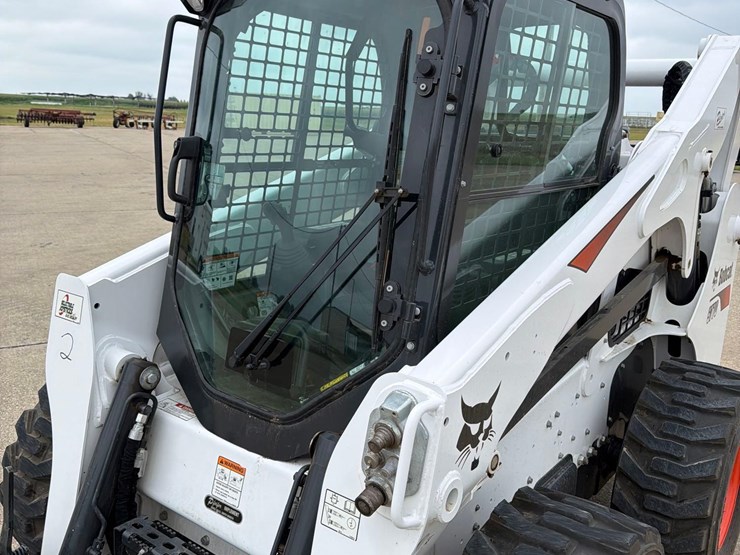 2022-bobcat-s770-image-13