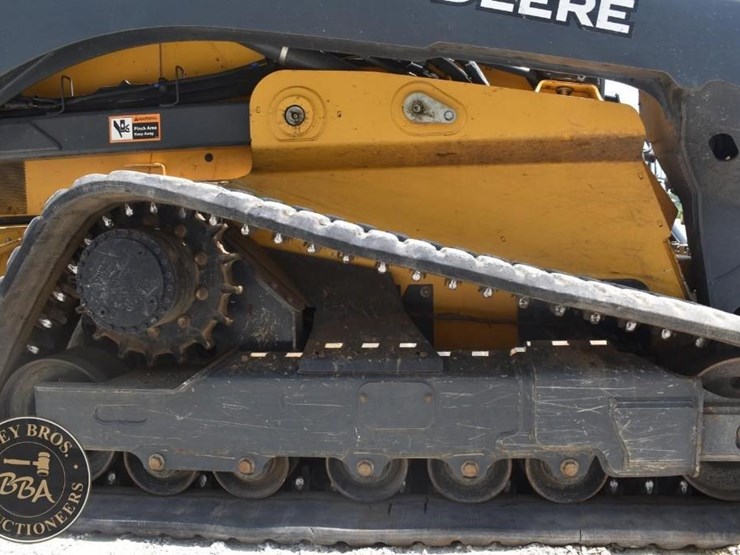 2024-deere-333g-image-23