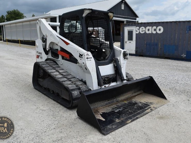 2016-bobcat-t740-image-7