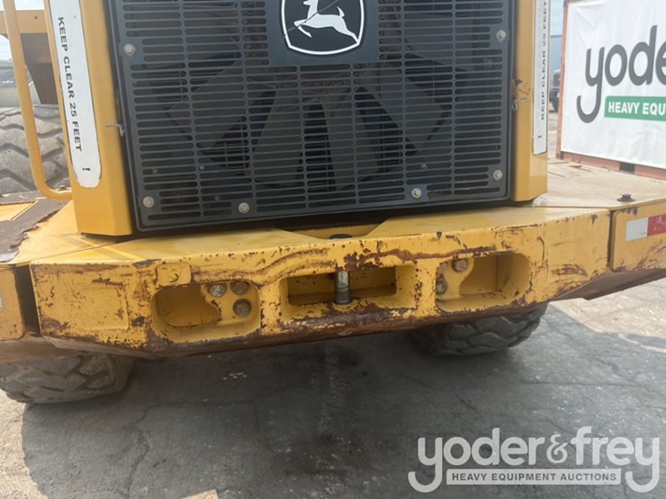 2014-deere-624k-image-22