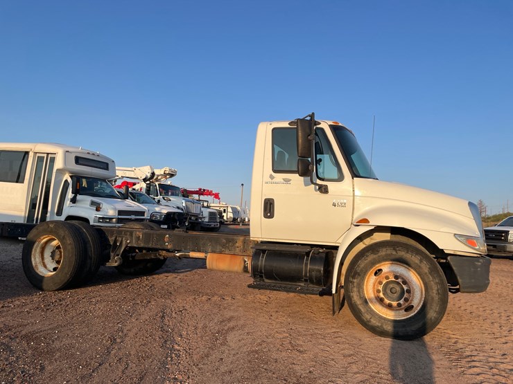 2003-international-durastar-4200-image-4