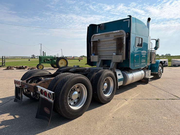 2007-peterbilt-379-image-4