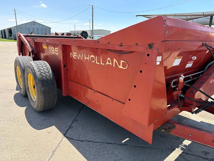 new-holland-195-image-14