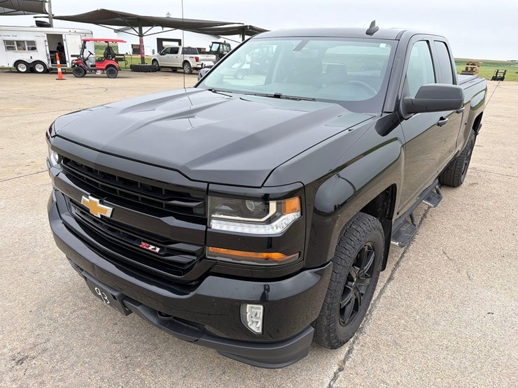 2018-chevrolet-1500-image-13