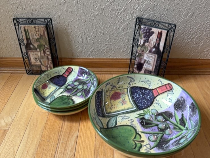 matching-wine-set,-newer-set,-mint-cond-image-3
