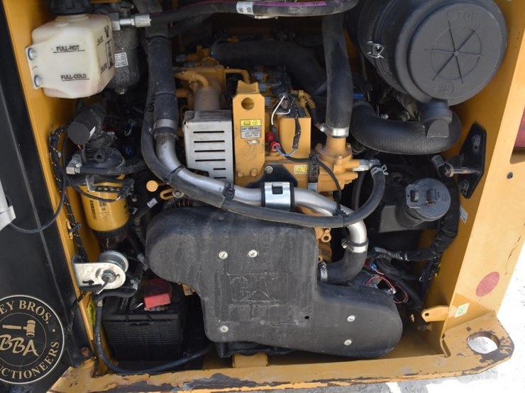 2021-caterpillar-259d3-image-25