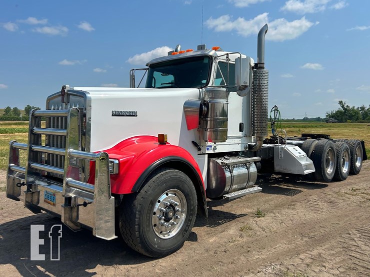 2007-kenworth-w900-image-2