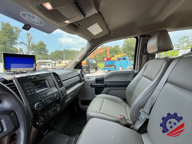 2017-ford-f550-xl-image-58