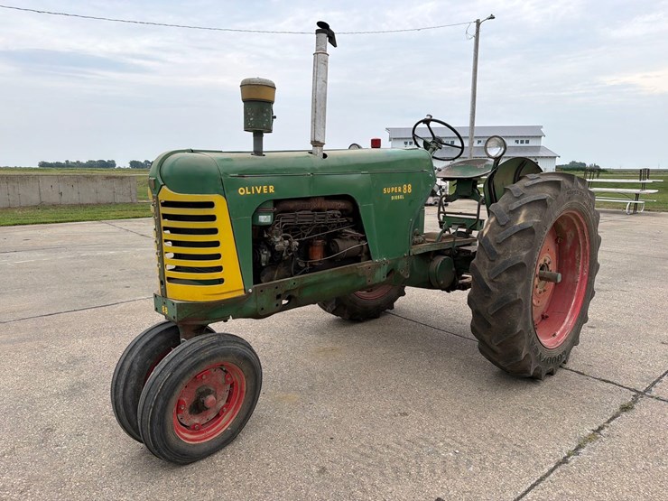 oliver-super-88-image-1