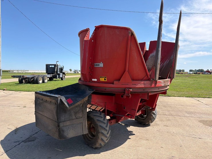 case-ih-8610-image-3