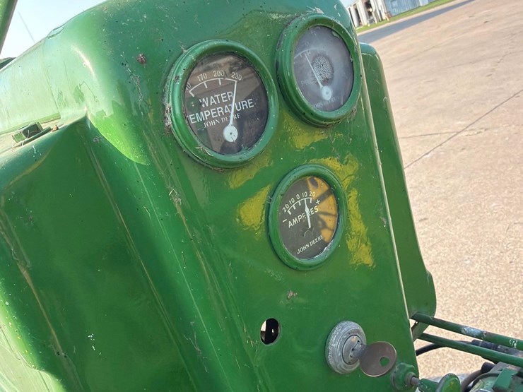 john-deere-b-image-22