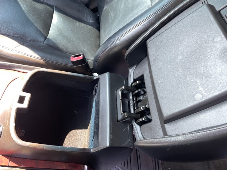 2009-cadillac-escalade-image-74